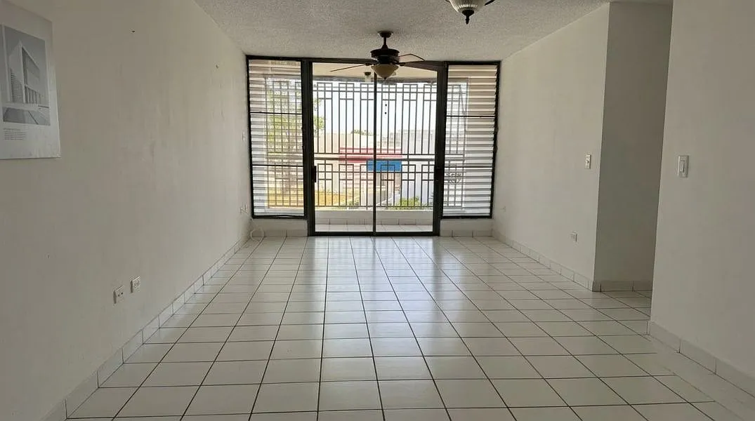 3 bed, 2.0 bath, 955 sqft, $1,400 — Photo 3