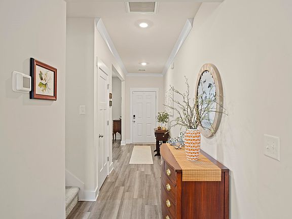 5th image of 133 Hazelcroft Dr