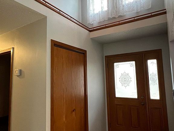5th image of 206 S Chestnut St
