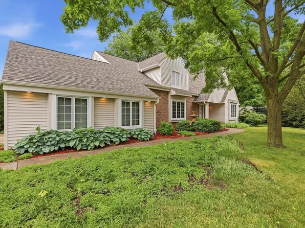 4100 S 119th STREET, Greenfield, WI 53228