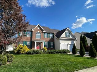 12 Movie Ct, Easton, PA 18045