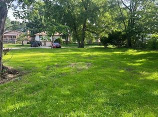 704 E 3rd St, Cameron, MO 64429