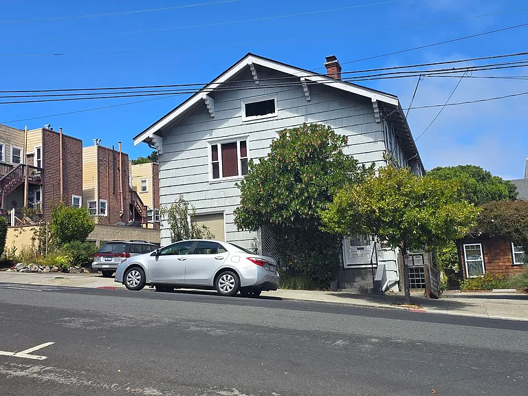 212-218 Washington Ave — Photo 5