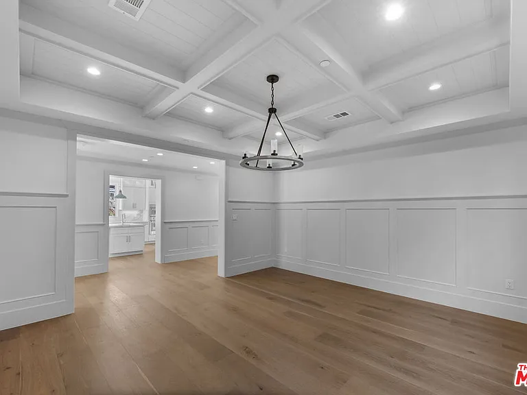 566 Ida St — Photo 8