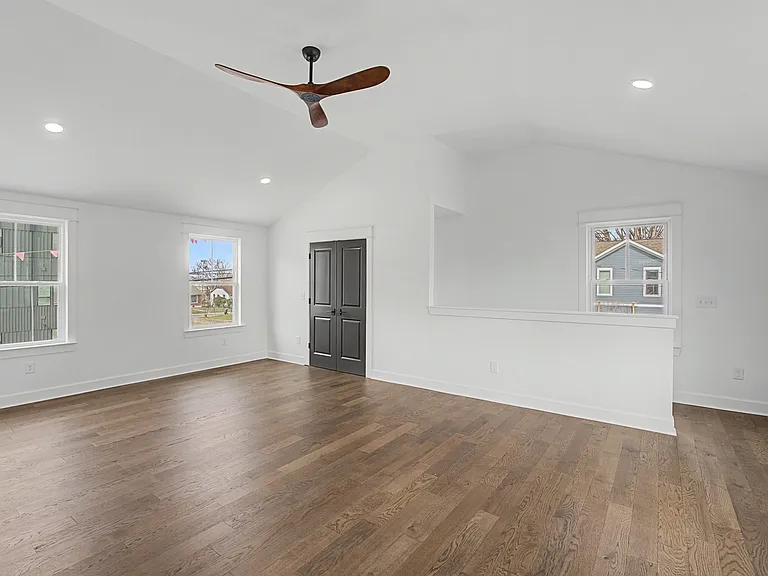 622 N 2nd St — Photo 14