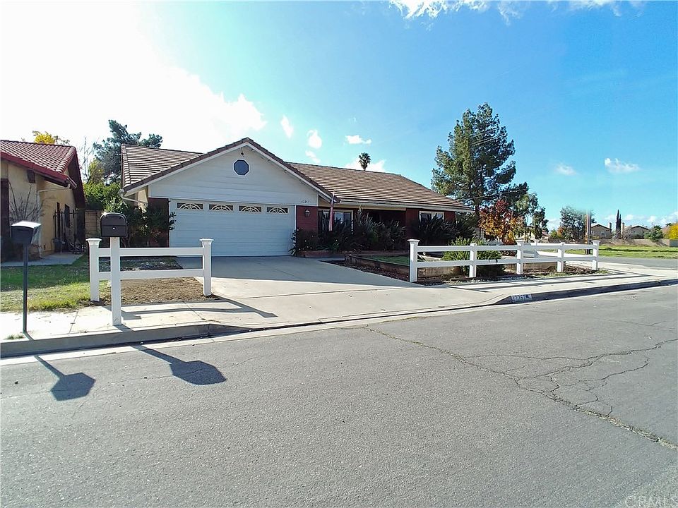 1st image of 42257 Santee Ct