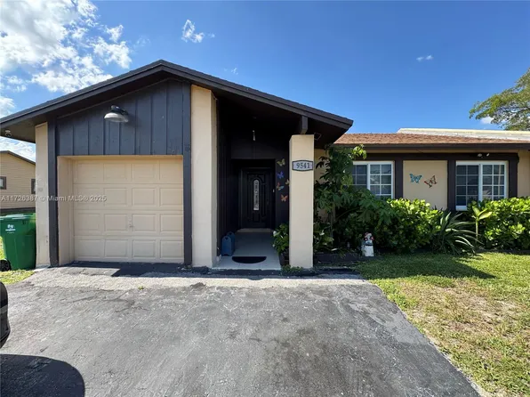 9541 W Daffodil Ln, Miramar, FL 33025