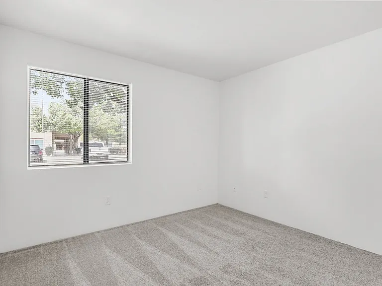 Manzano Mesa — Photo 16