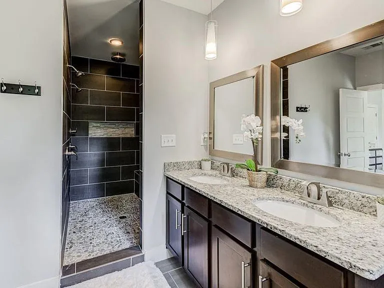 1758 Beacon Hill Blvd NE — Photo 9