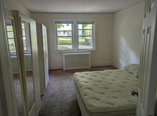 190 Steamboat Rd, Kings Pt, NY 11024