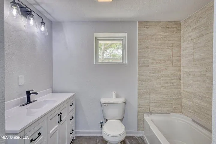 205 Watts St — Photo 2