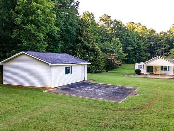 3rd image of 948 Allen Smith Rd