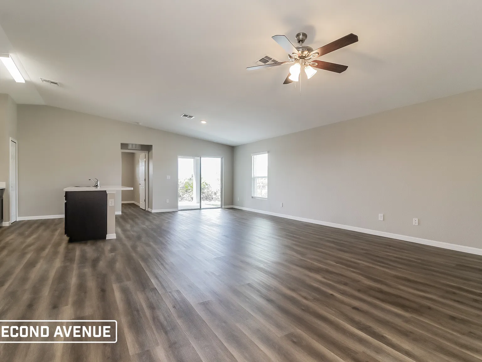 4 bed, 2.0 bath, 1833 sqft, $1,945 — Photo 3