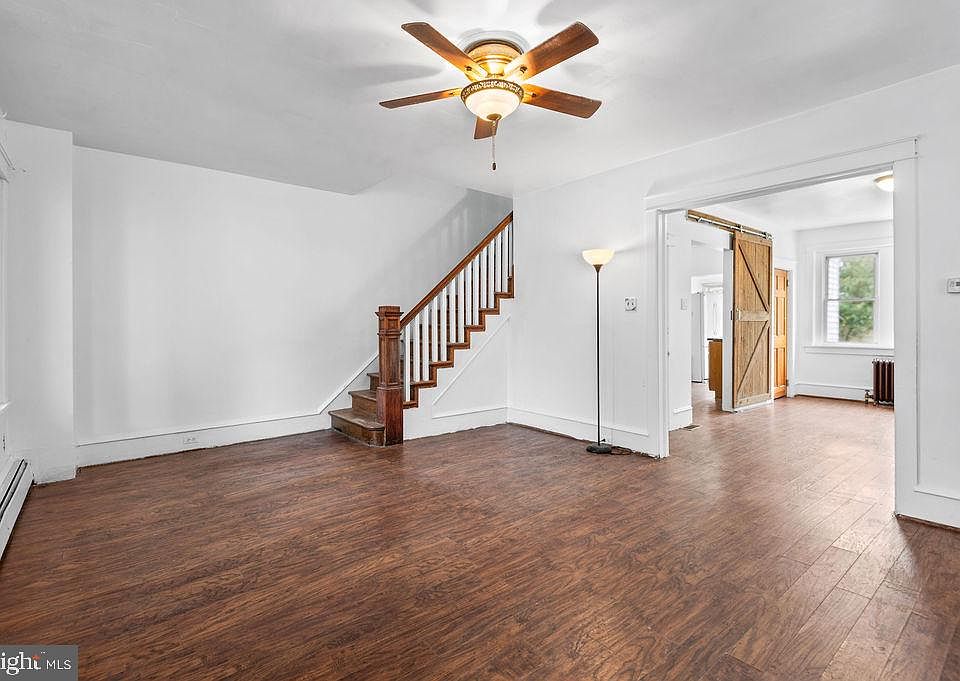 1st image of 129 E 24th St