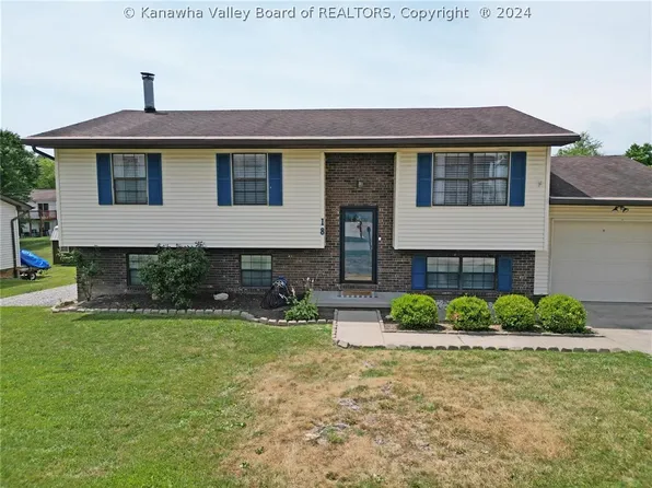 18 Cactus Ln, Hurricane, WV 25526