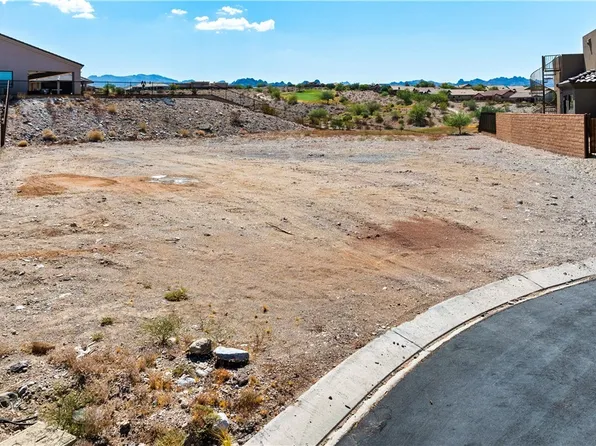 2862 Steamboat Dr, Bullhead City, AZ 86429