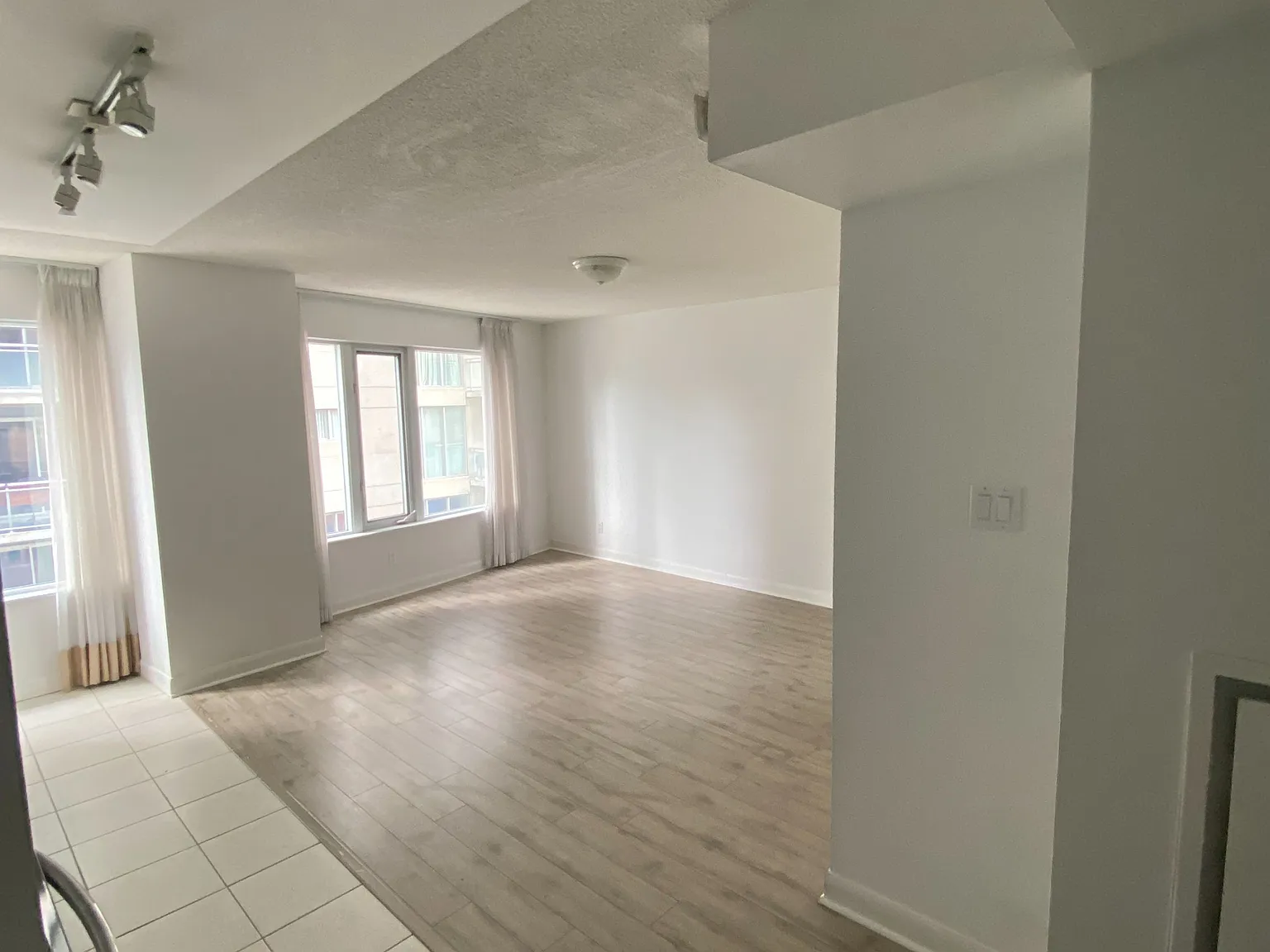 Studio, $2,050 — Photo 2