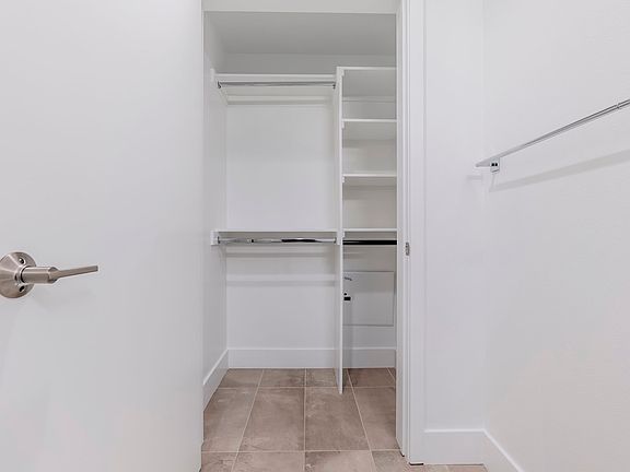 4th image of 11700 Magnolia Blvd #213