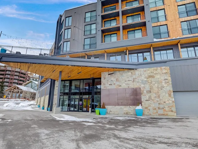 Canyon Haus entry in the winter
