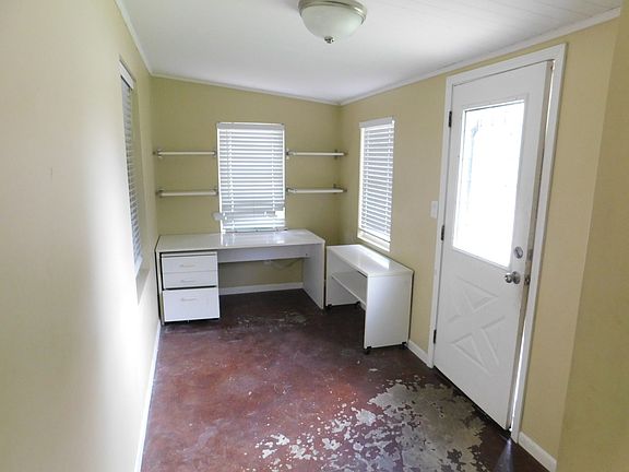 3rd image of 1634 N Prairie Ave