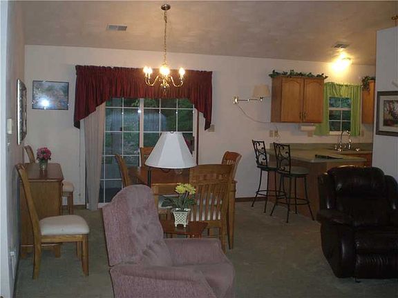 4th image of 107 Dana Dr