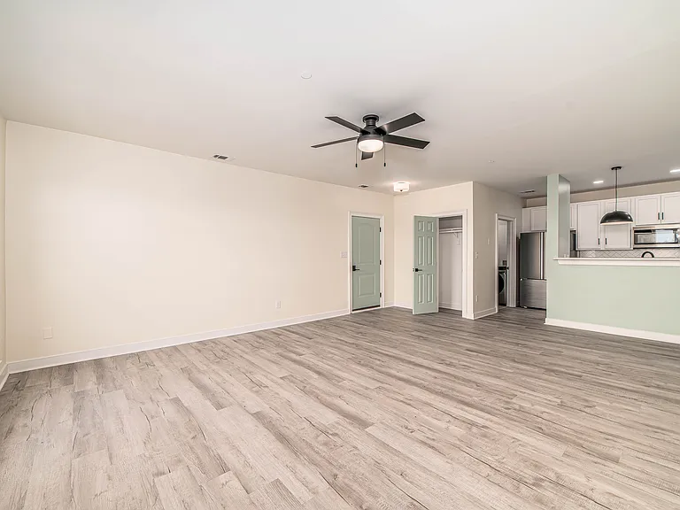 2221 Pretty Lake Ave — Photo 45
