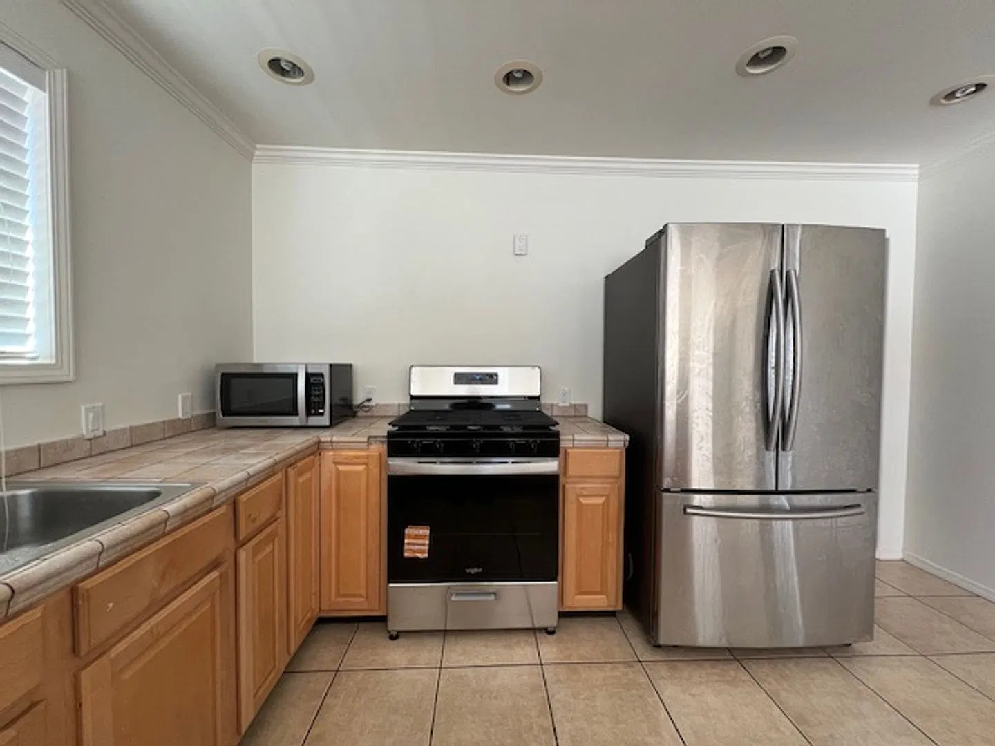 Newly Renovated 2 Bedroom Home in Mountain Community Spacious Basement & Large Yard! — Photo 3