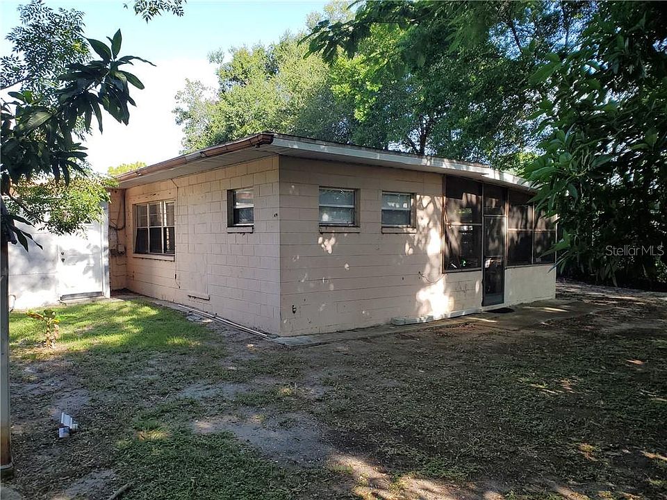 2nd image of 1319 Julio Ln