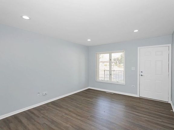 4th image of 256 Corrington Ct #123