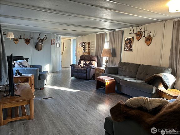 2nd image of 8820 Robbins Road