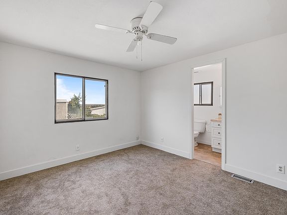 5th image of 228 Crestwood Dr