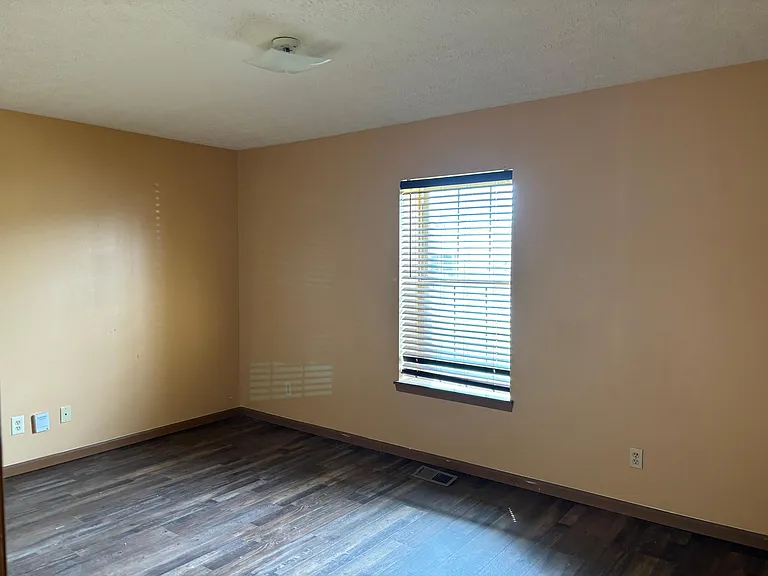 304 Brunswick Dr #B — Photo 14