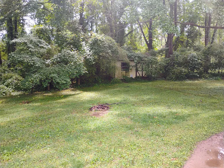 1303 Carman Ct SE — Photo 10