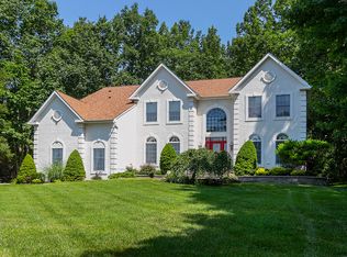 108 Hilltop Ct, Mullica Hill, NJ 08062