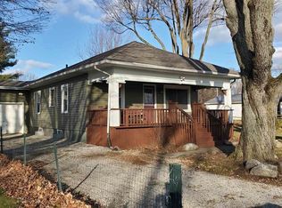 706 W Catholic St, Pierceton, IN