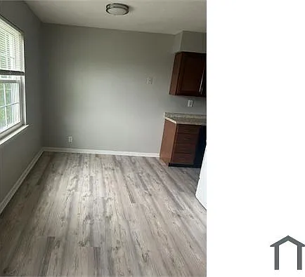 2 bed, 700 sqft, $1,100 — Photo 3