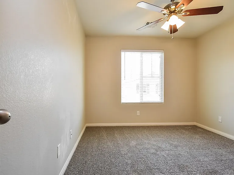 10607 Seasonable Dr — Photo 12