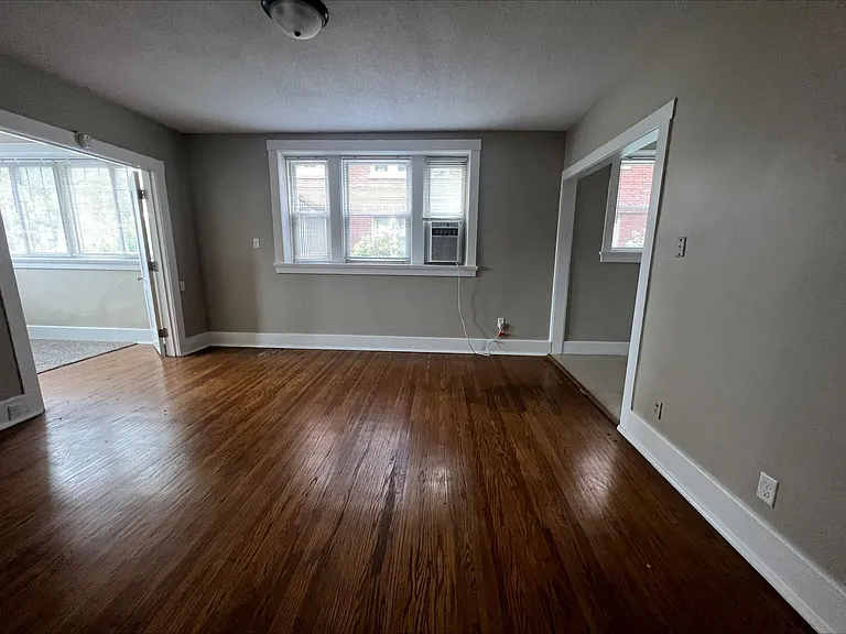 Historic Worthington Manor Apartments — Photo 19