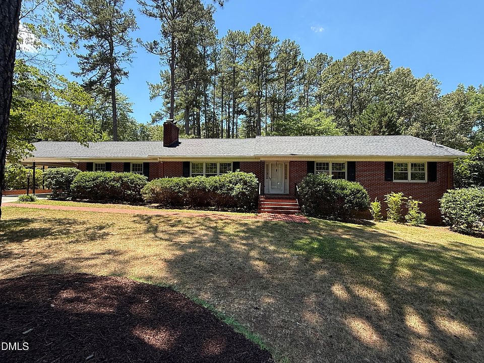 1st image of 174 Pine Cone Dr