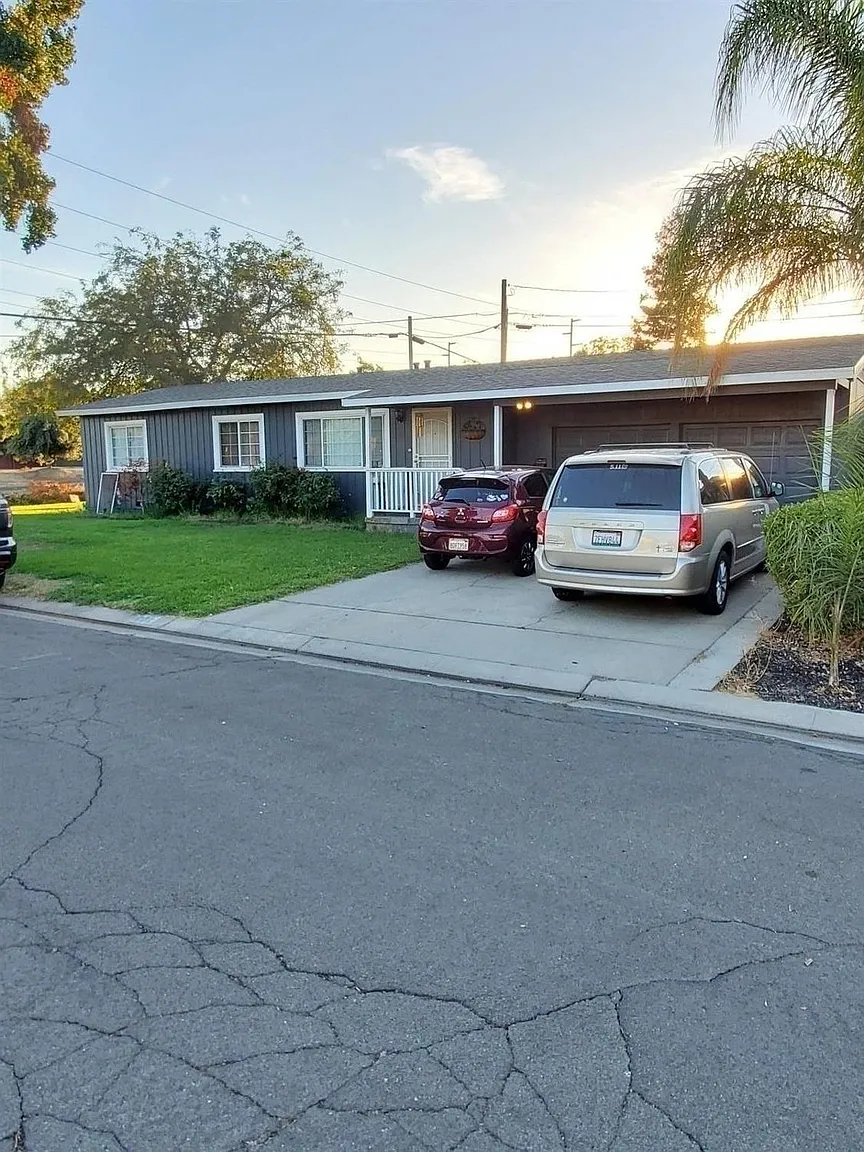 1801 Aloha Way photo 1