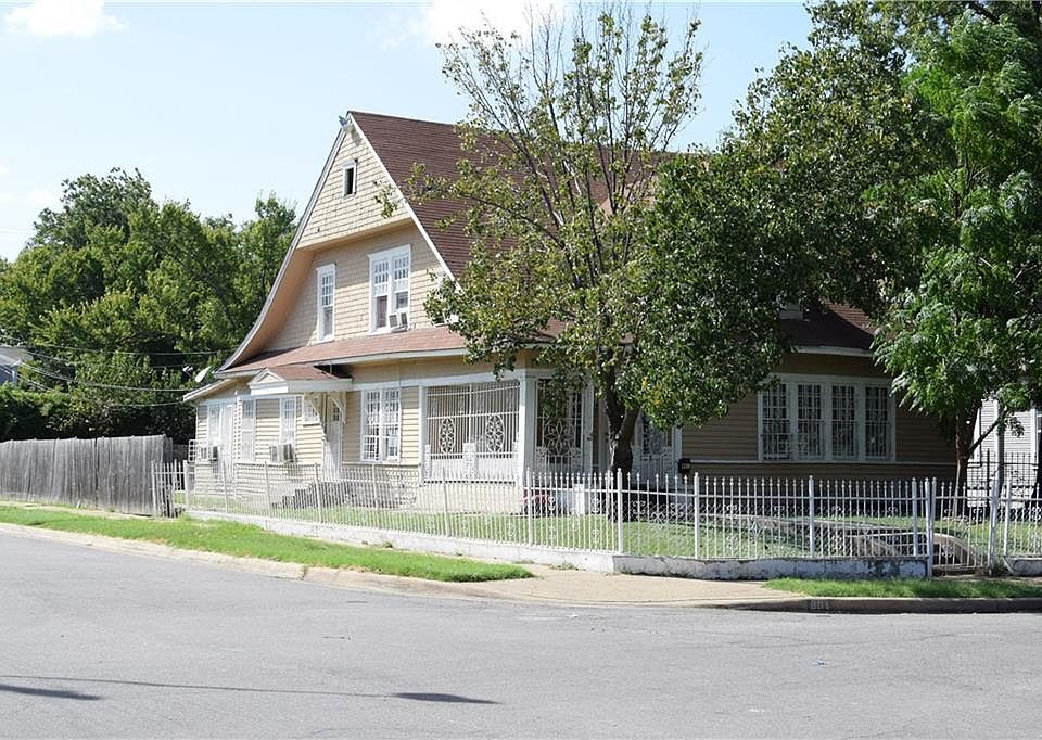 1st image of 901 Woodlawn Ave