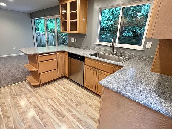 5th image of 16230 NE 28th St