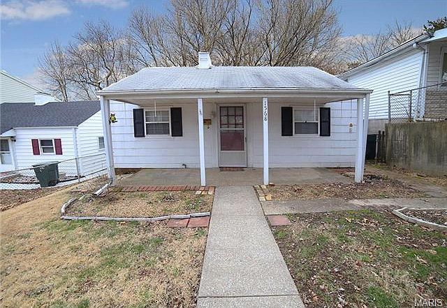 1st image of 1568 Kraft St