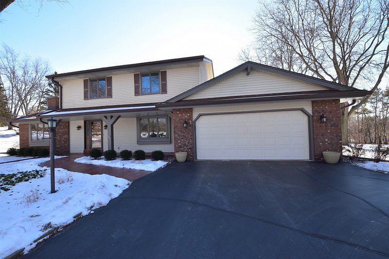 1st image of S65W25065 Verta Vista Dr