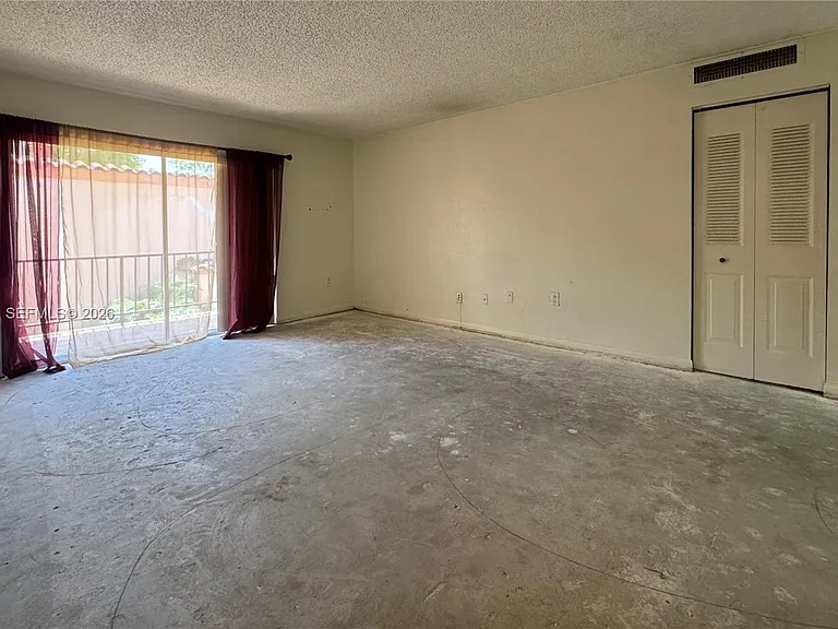 7208 Fairway Dr #I14 — Photo 2