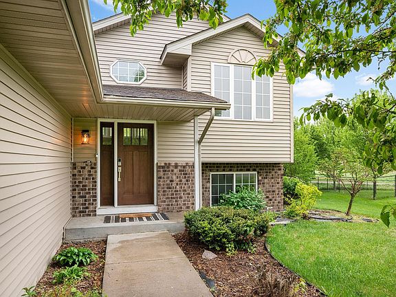 3rd image of 5487 Kahler Dr NE