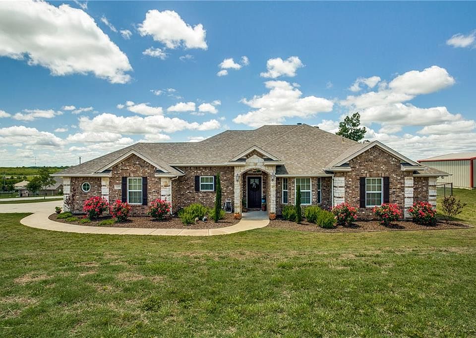 1st image of 127 Owen Cir