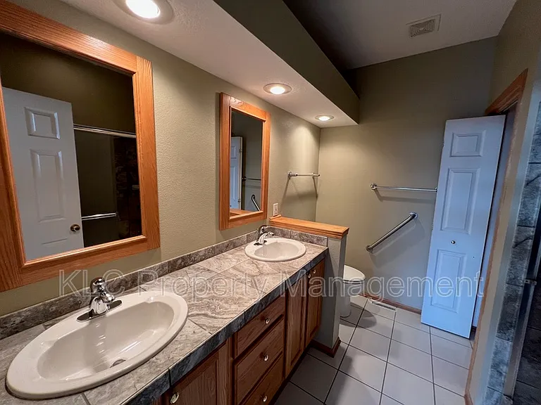 1725 S 50th St #192 — Photo 16