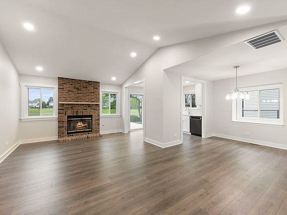 3rd image of 1435 Bangor Ln