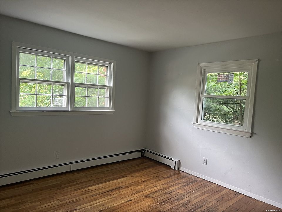 2nd image of 135A Waterside Ave